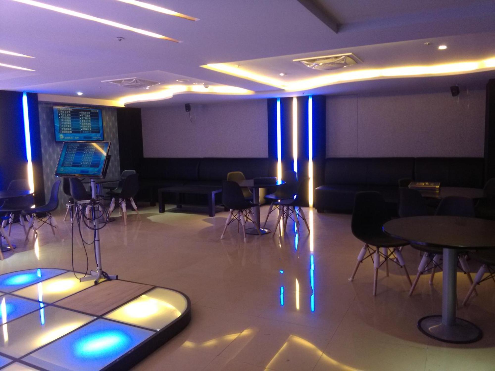 Dengfeng Milan Business Hotel Huwei Eksteriør billede