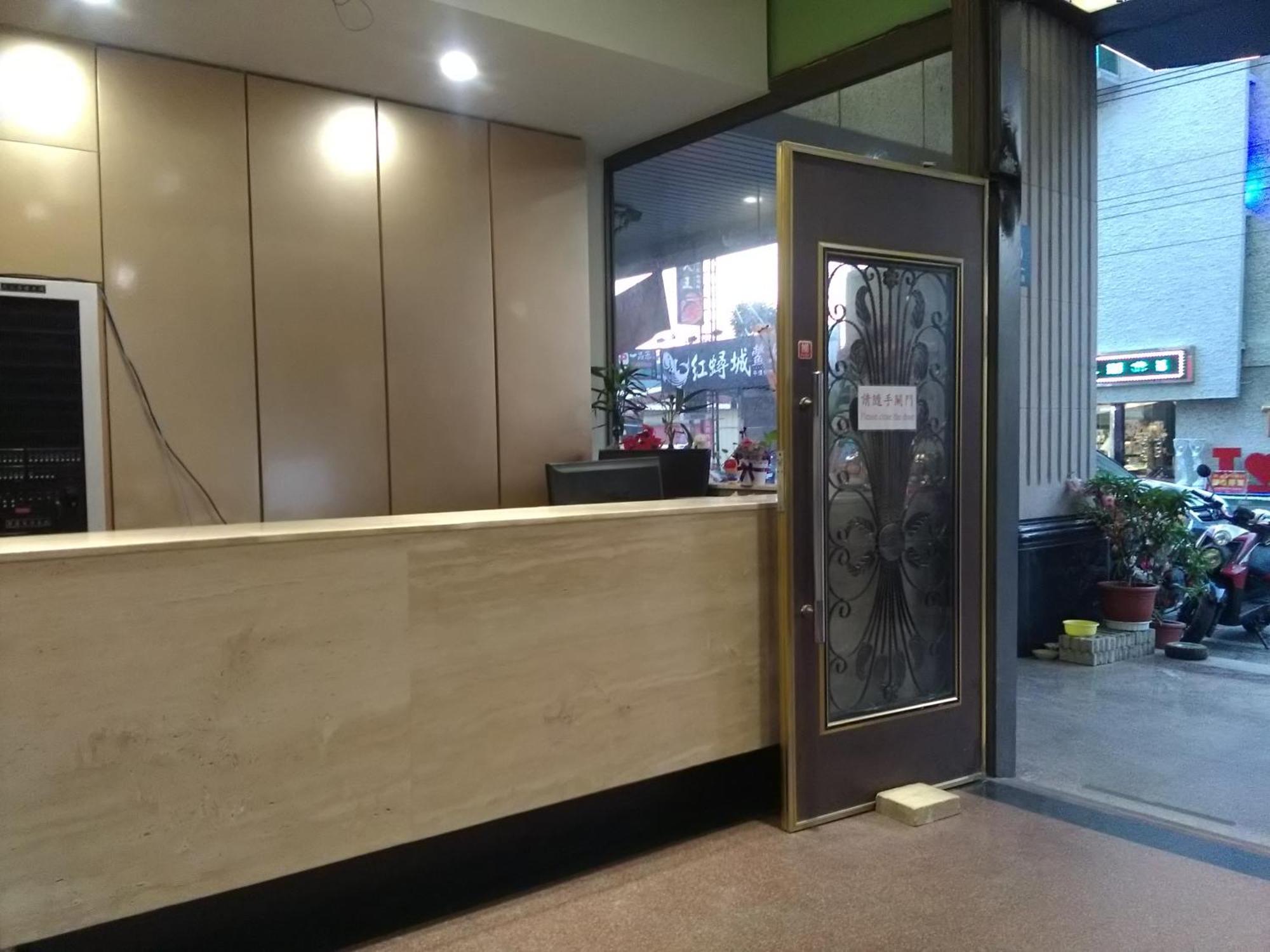 Dengfeng Milan Business Hotel Huwei Eksteriør billede